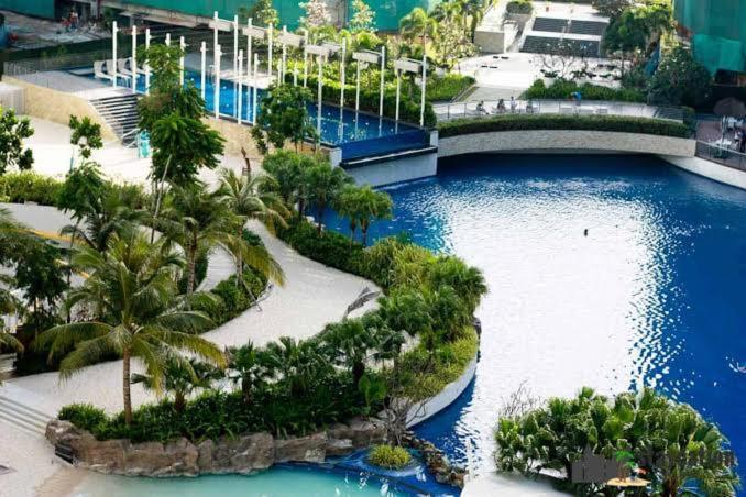 Azure Urban Resort Staycation 마닐라 외부 사진