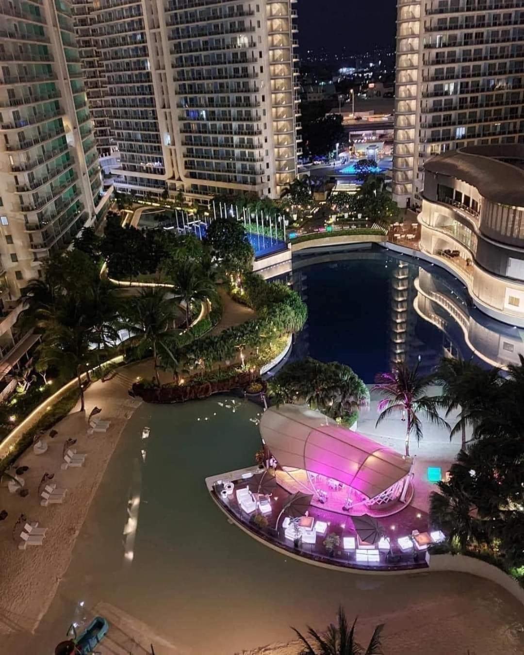 Azure Urban Resort Staycation 마닐라 외부 사진
