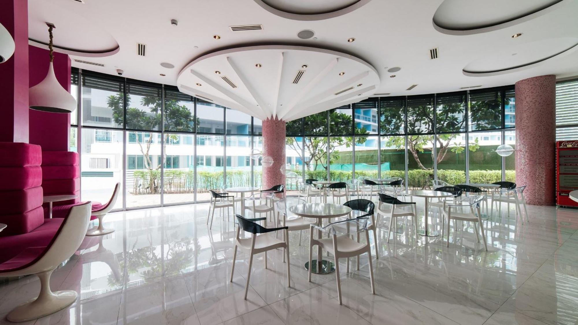 Azure Urban Resort Staycation 마닐라 외부 사진